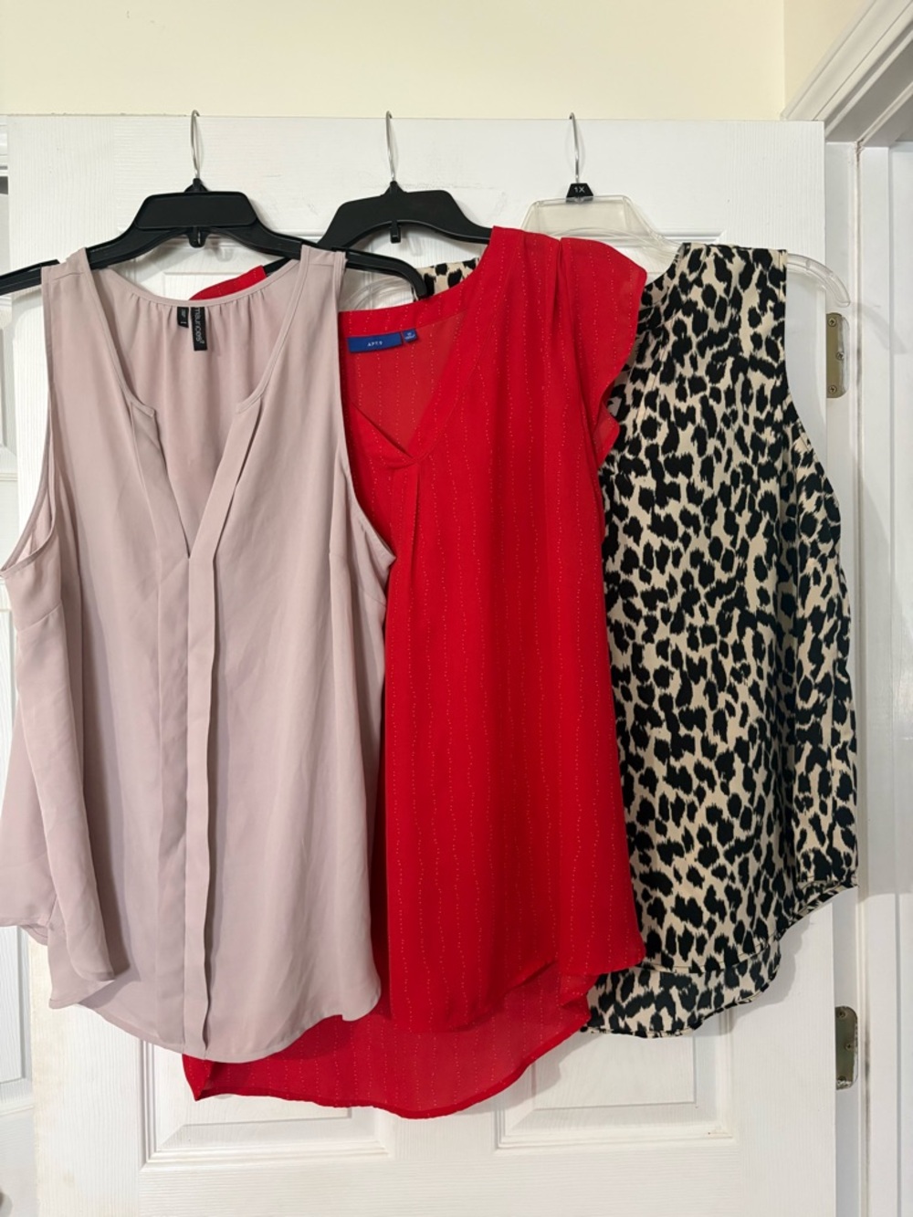 Size 1X sleeveless blouses